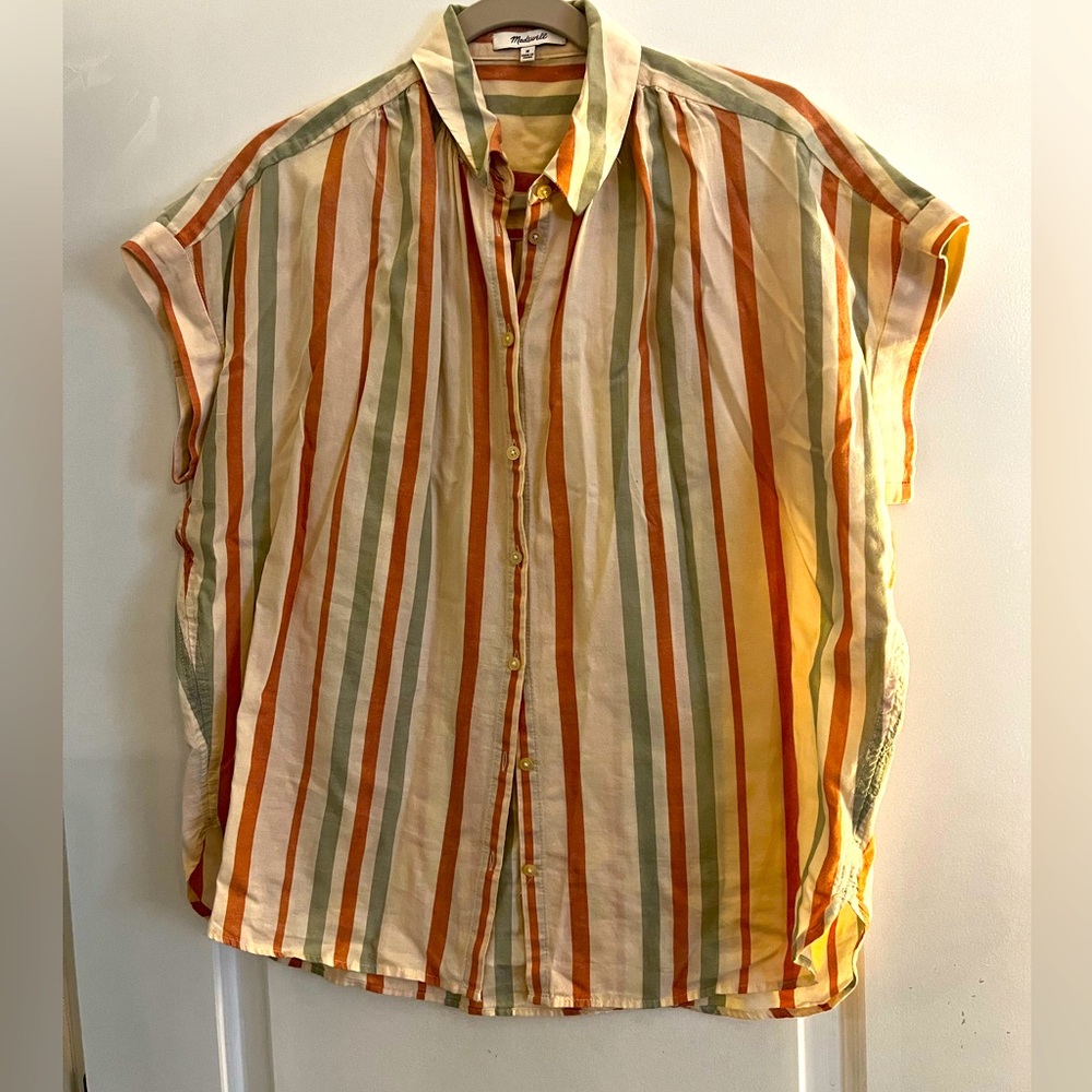 Madewell short sleeved top. Cream backgroundw/ pale green & red stripes. Size M